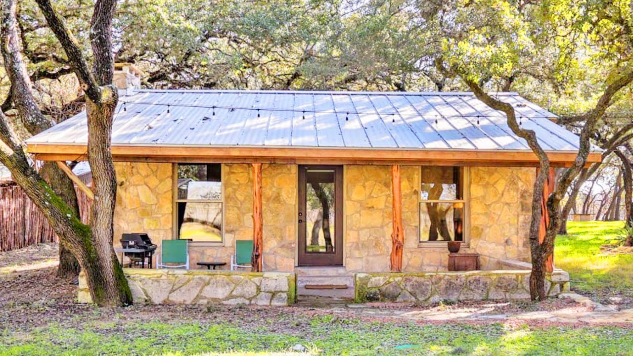 Blanco Riverfront Historic Home, 3 Mi to DT Blanco | Lovely Tiny House