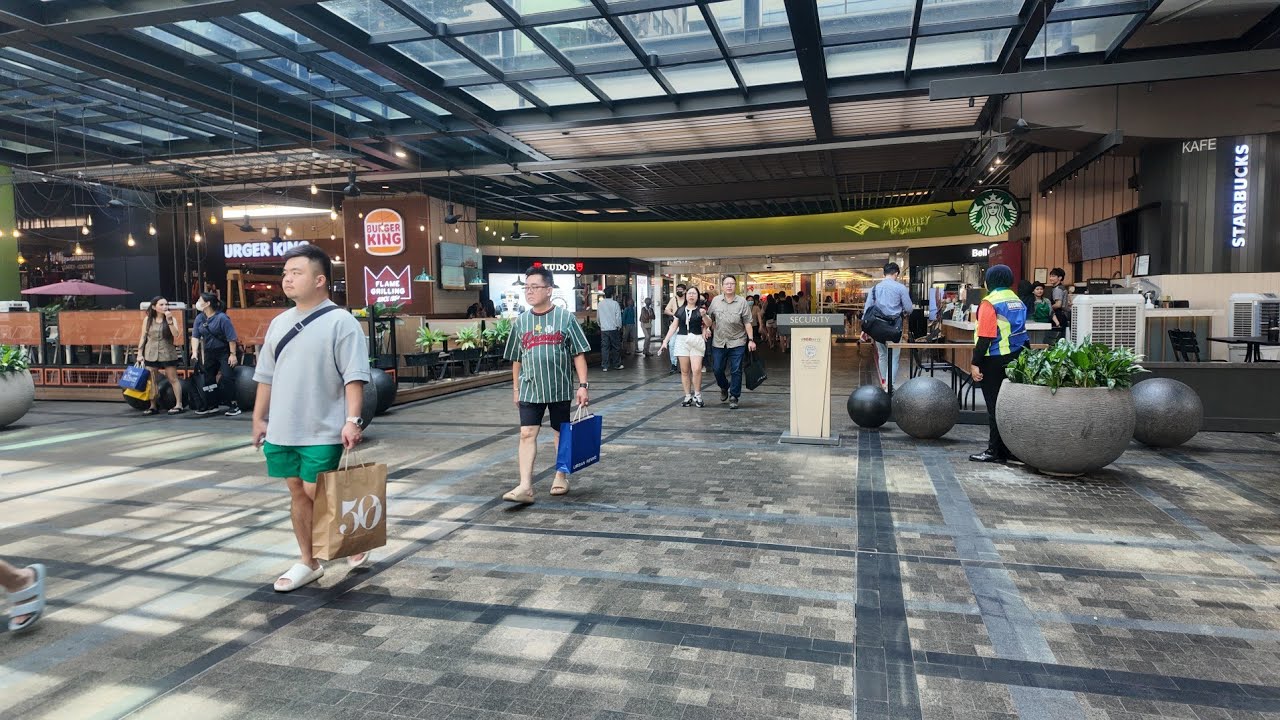 Mid Valley Mega Mall Full Exploration 🐉 | From North Court to South Court + Dragon Show Surprise!