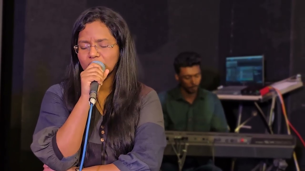 En Jeevanam | Changathiyayi En Ullil Ennum | Love Encounter |