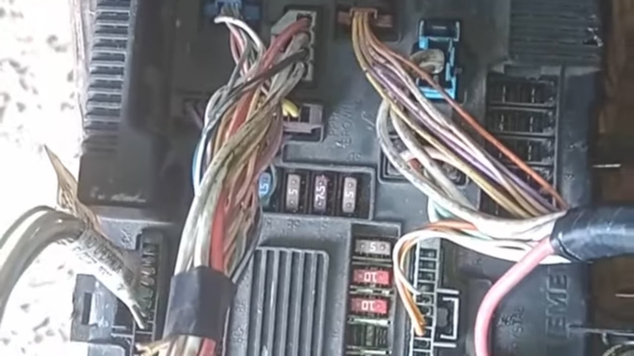 boîte fusible voiture megane 2 avec fiche installation electric