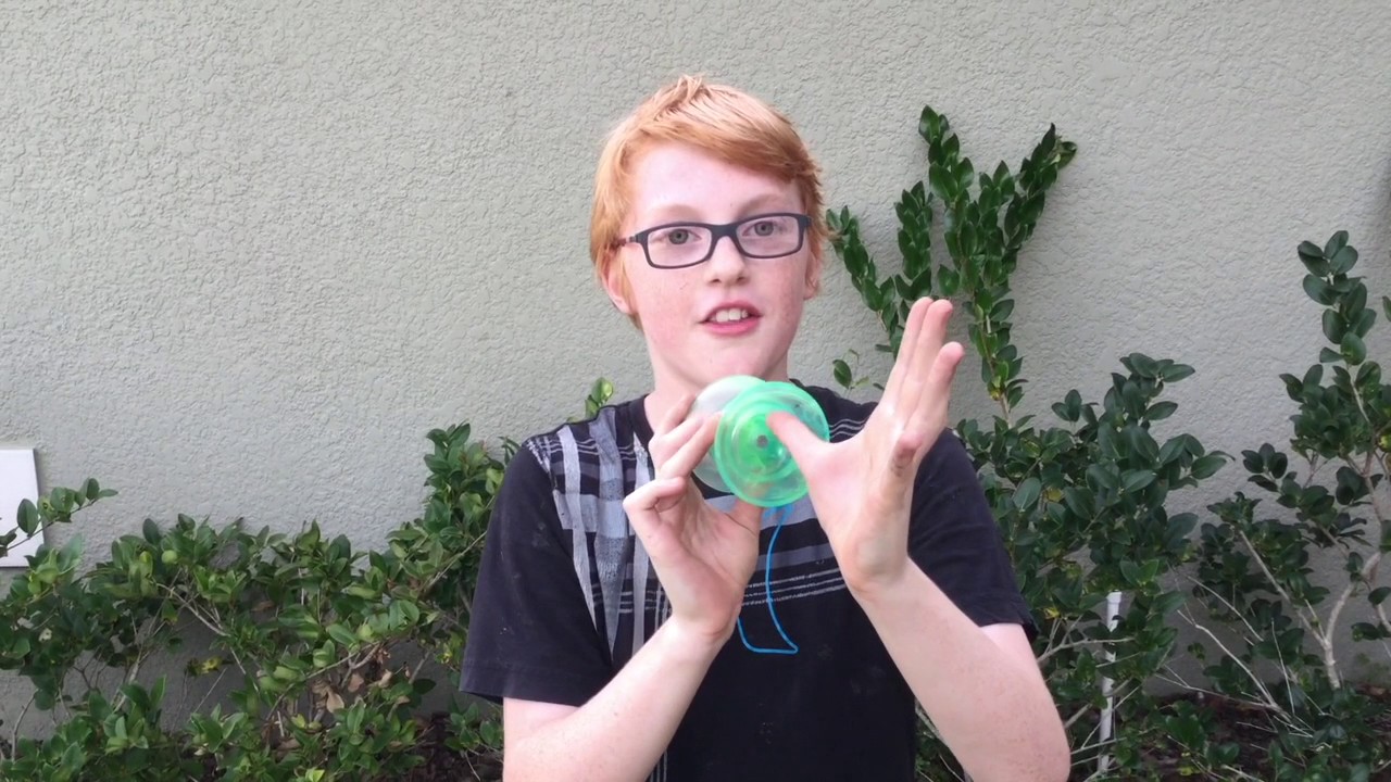 Unboxing of YoYo Flight off string yoyo!