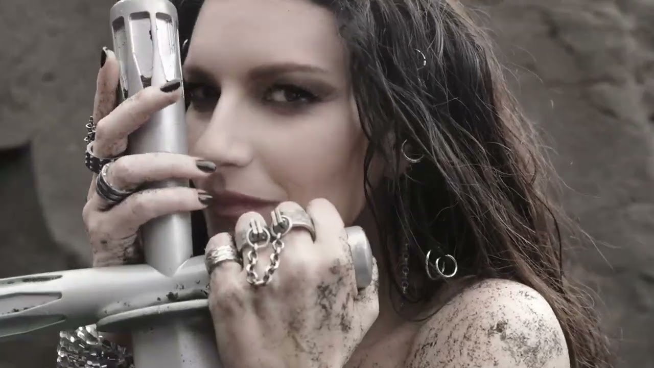 Laura Pausini - FELICITÀ con Lucio Dalla (Official Visual Video)