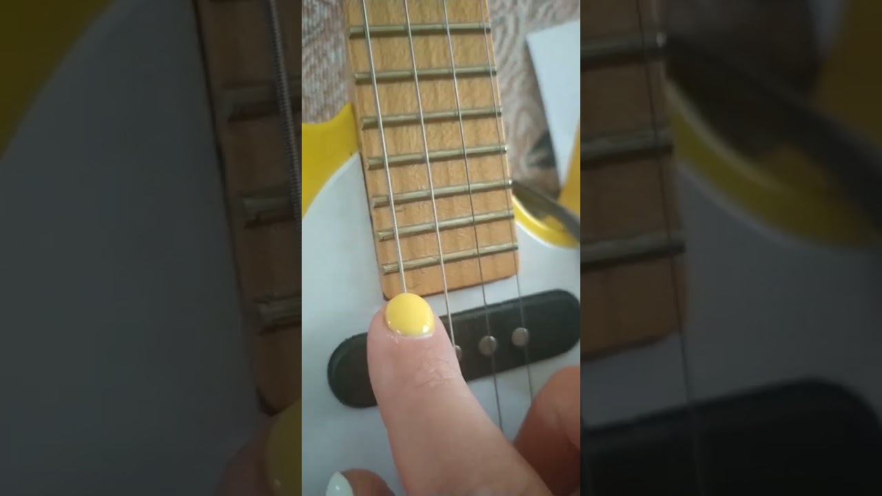high or low g string on ukulele