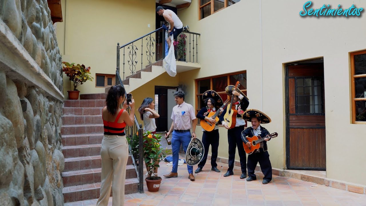 Propuso matrimonio a su novia en frente del otro