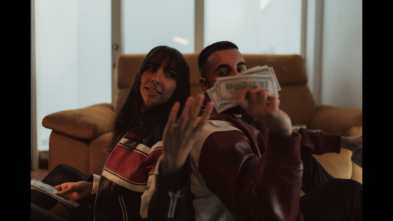 BOYOOFICIAL - BACK2BACK (Videoclip)