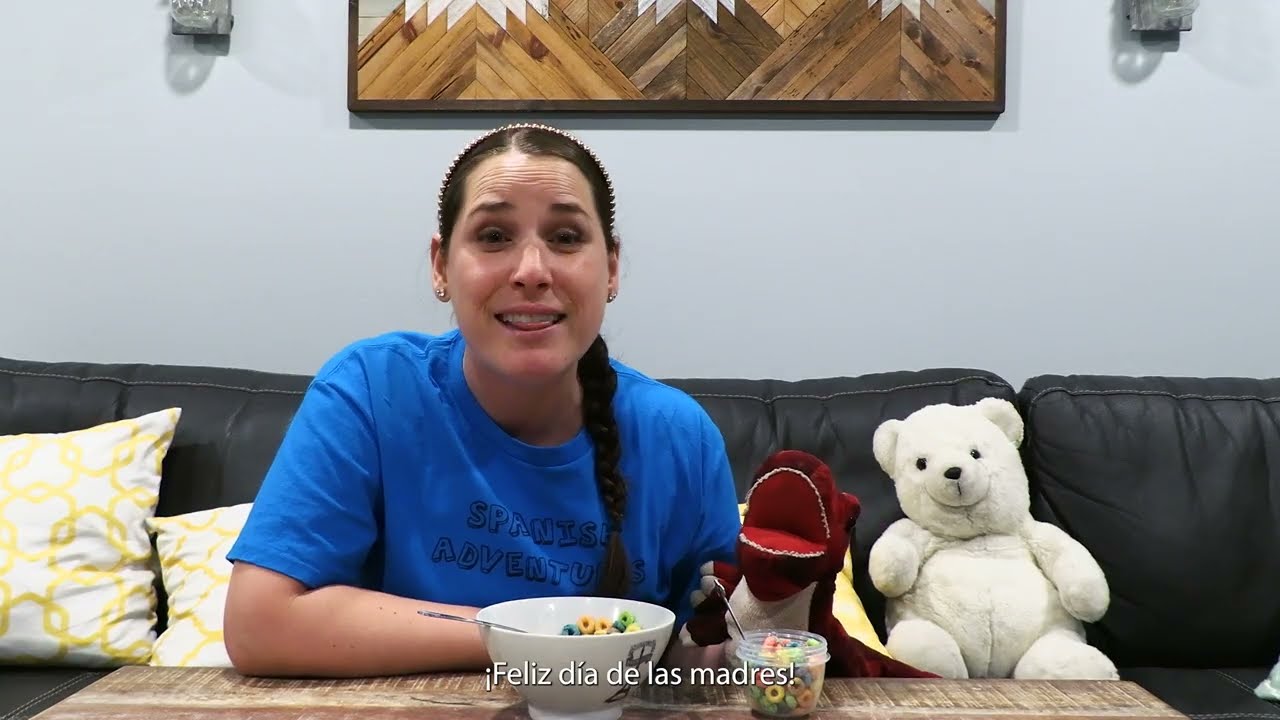 🌸 Celebrate Mother's Day with Ms. Lia & Dino! | Feliz D&iacute;a de las Madres 💖