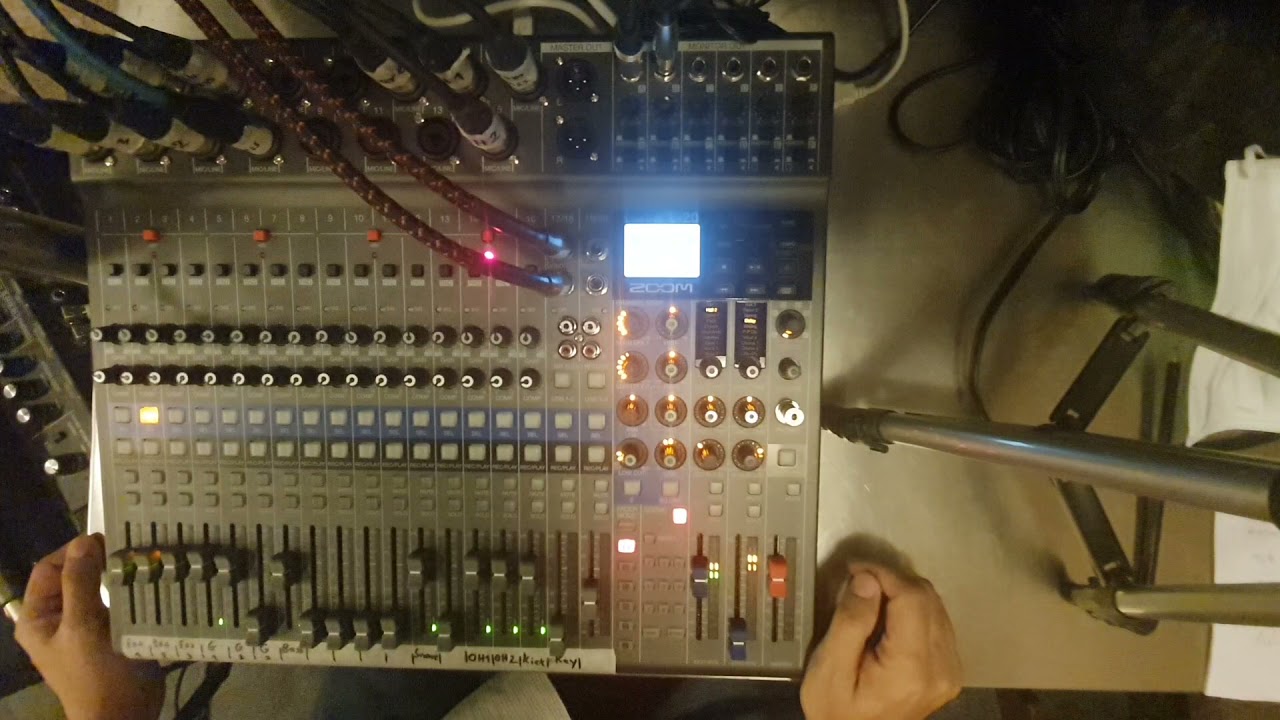 zoom livetrak L20 User Review (Thai Language only)
