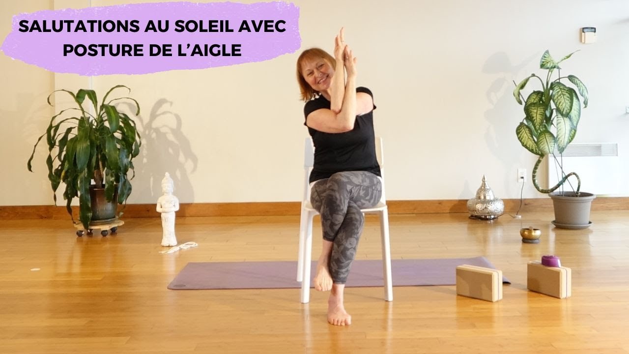 10 minutes de salutation au soleil sur chaise avec posture de l’aigle | YOGA TOUT (Français)