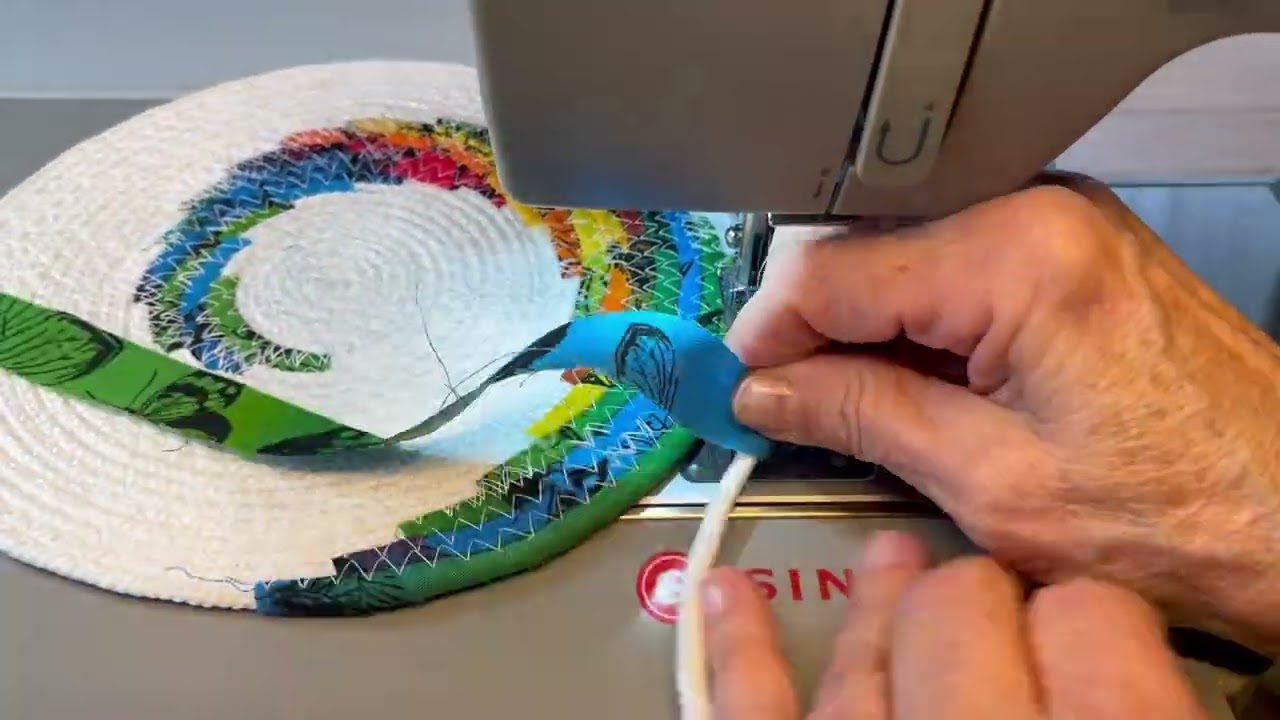 Sewing A Scalloped Swirl Fabric Rope Basket With Clothesline Rope  Easy@sweetcountrylivinginmichigan