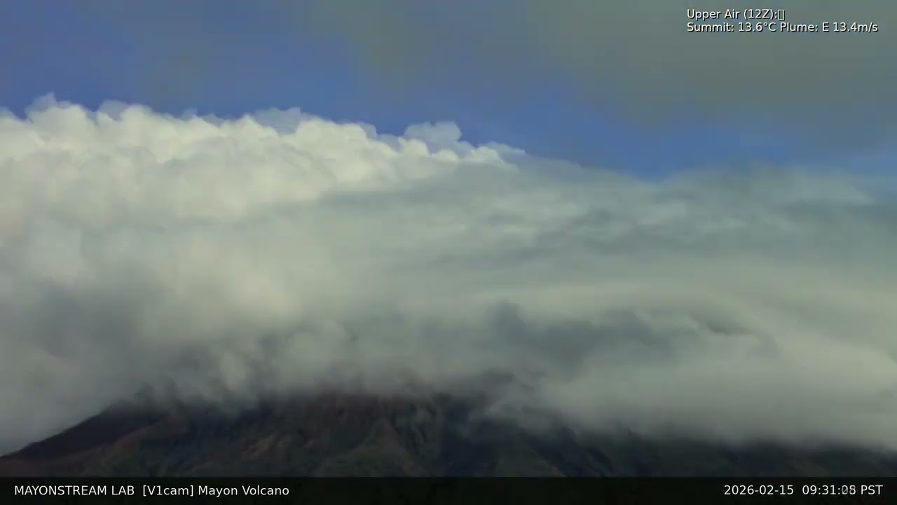 Mayon Volcano: 24-Hour Time-lapse [500x Speed] - February 15, 2026