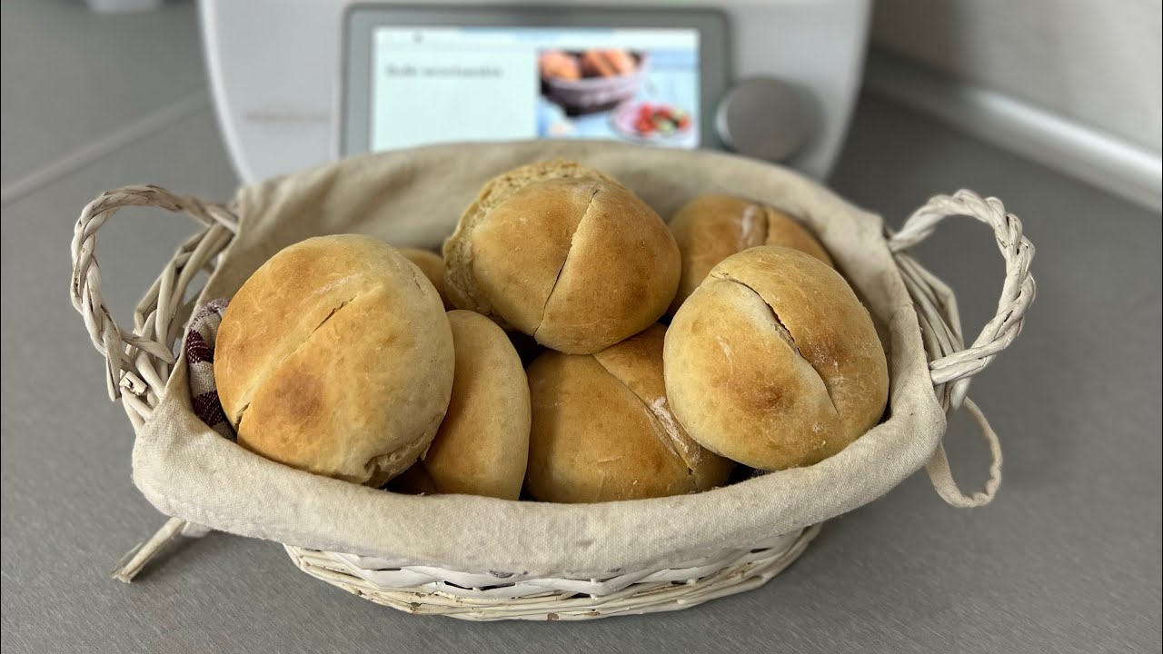 Rosną w lodówce w nocy , pieczesz rano 🥮  pyszne domowe bułki wroclawskie thermomix #paulitawita