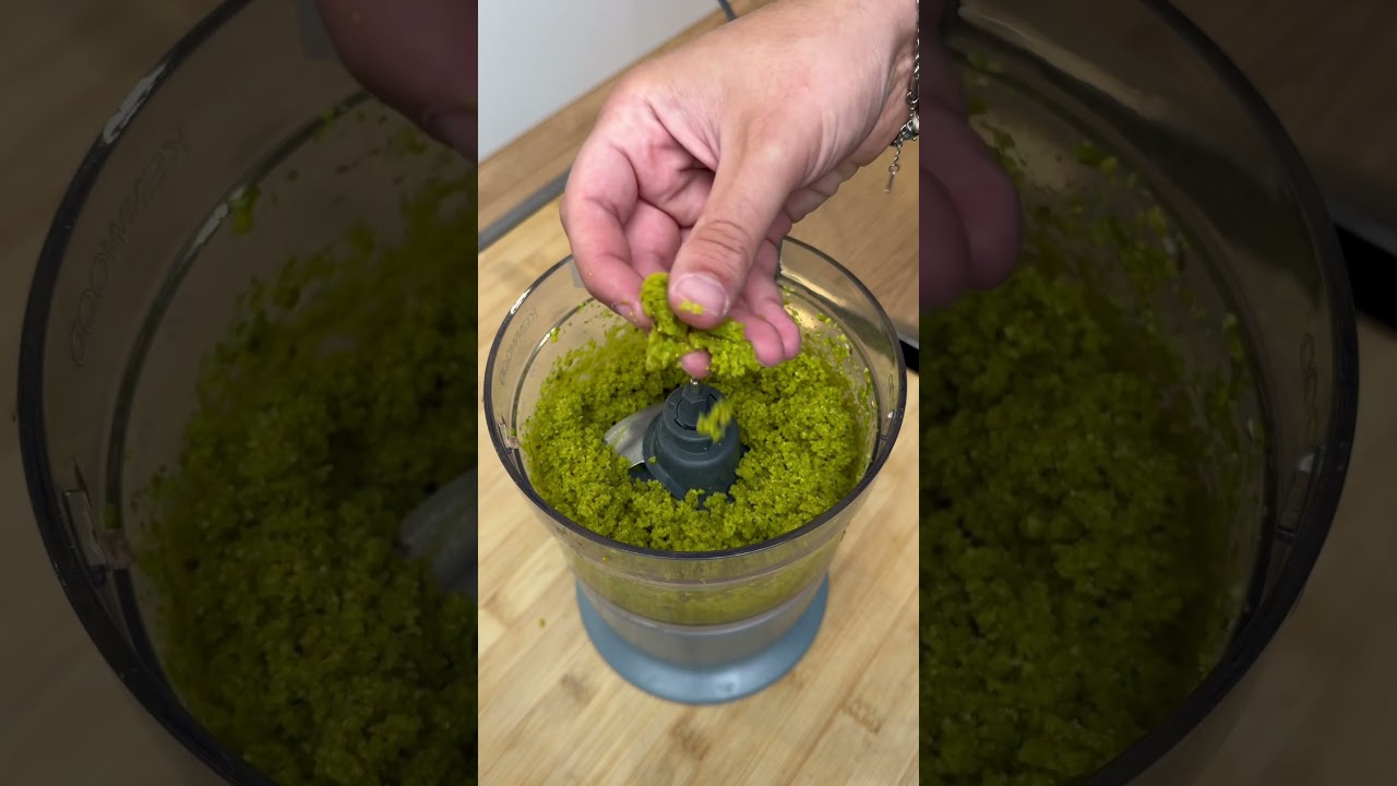 Diese Pistaziencreme ist der Wahnsinn 😍 #youtubeshorts #rezept #food #italianfood #pistazien