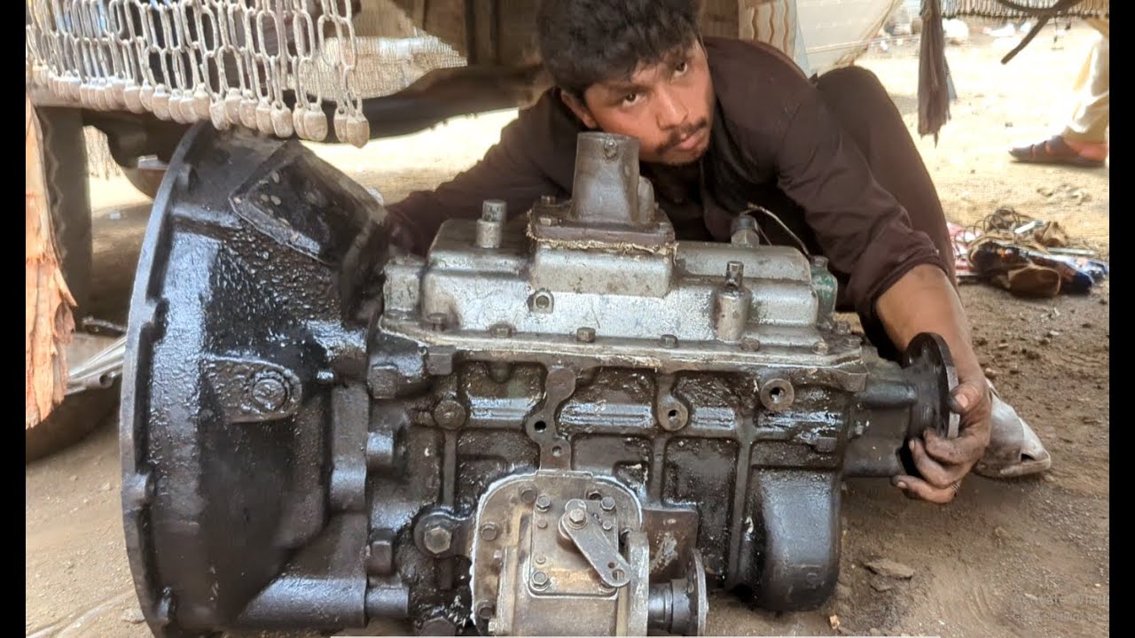 Truck making noise in gear box while driving check and repair |truck gear box repair(Ashok leyland)