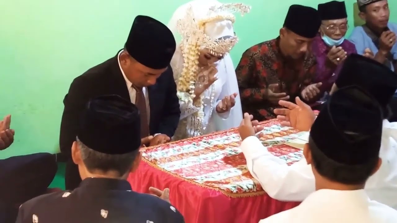 Akad Nikah Rosyidatul Mufidah dan Andilala