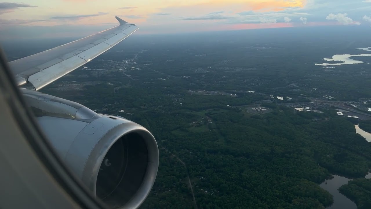 Pastel Colors! American A321-231 landing in Charlotte