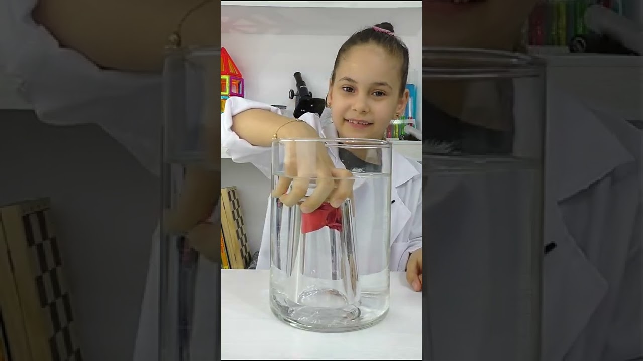 В воде, а не промокла #экспериментыдлядетей #физика #опытыдлядетей #наука_ая