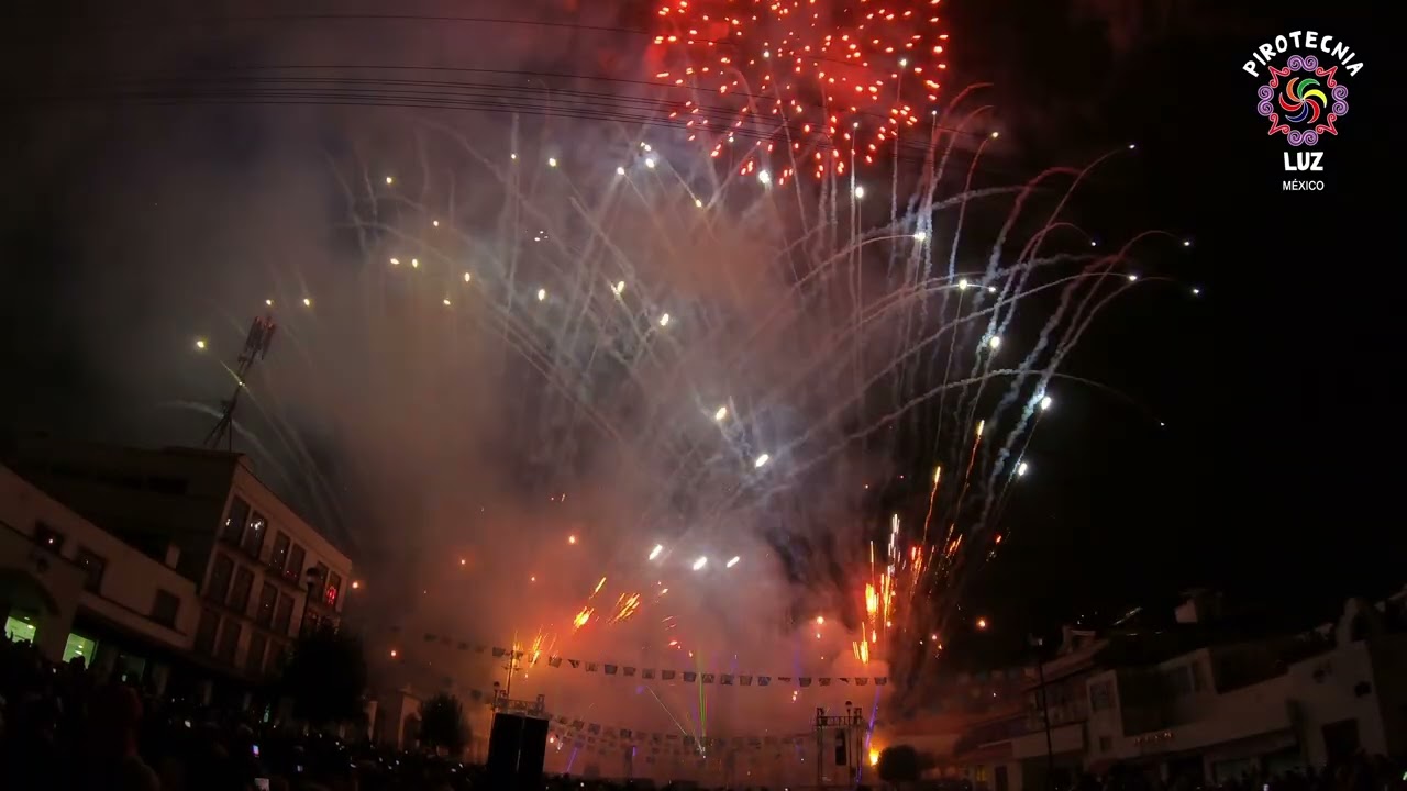 New Year’s Eve Fireworks in Mexico 🇲🇽 | Piromusical for Virgen del Buen Suceso 2025