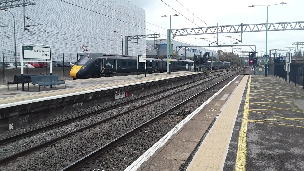Trains at Milton Keynes Central. WCML. 29/10/2024.