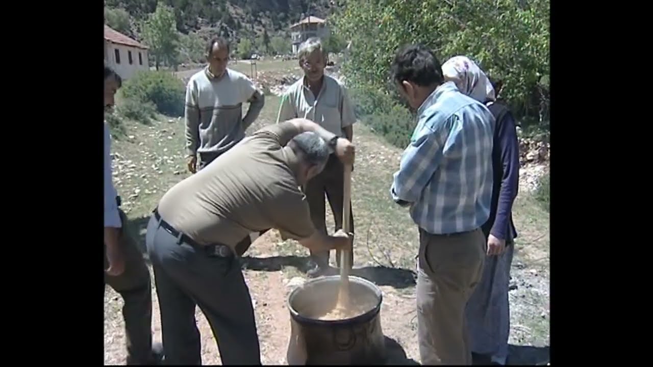 Antalya, Elmalı, yapraklı güğü köyü