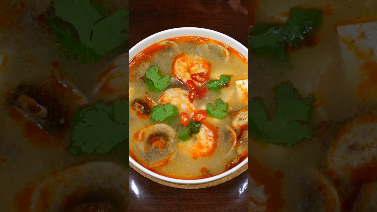 Tom Yum Goong (Sweet and Sour Shrimp Soup)