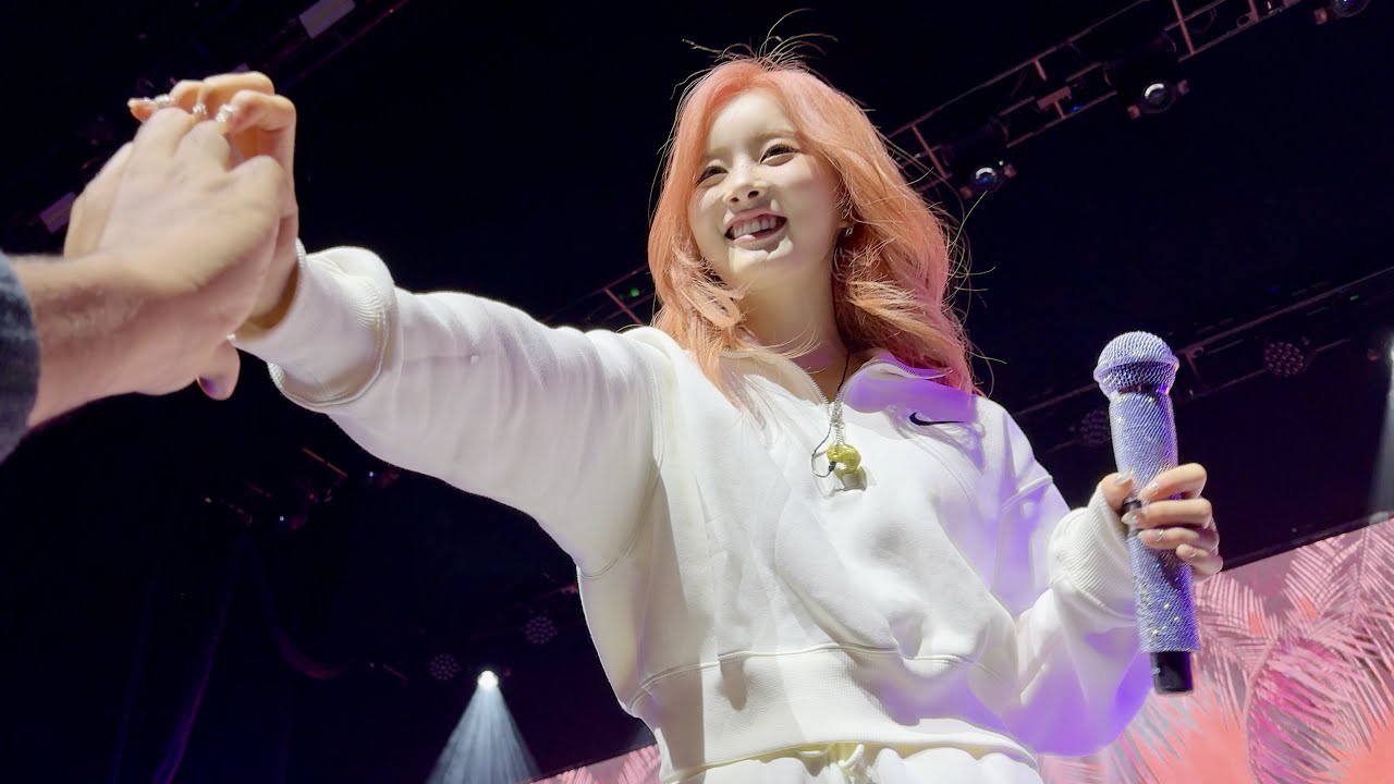 231011 STAYC - Full soundcheck (3 songs) live @ Kings Theater, Brooklyn, New York 4K Fancam