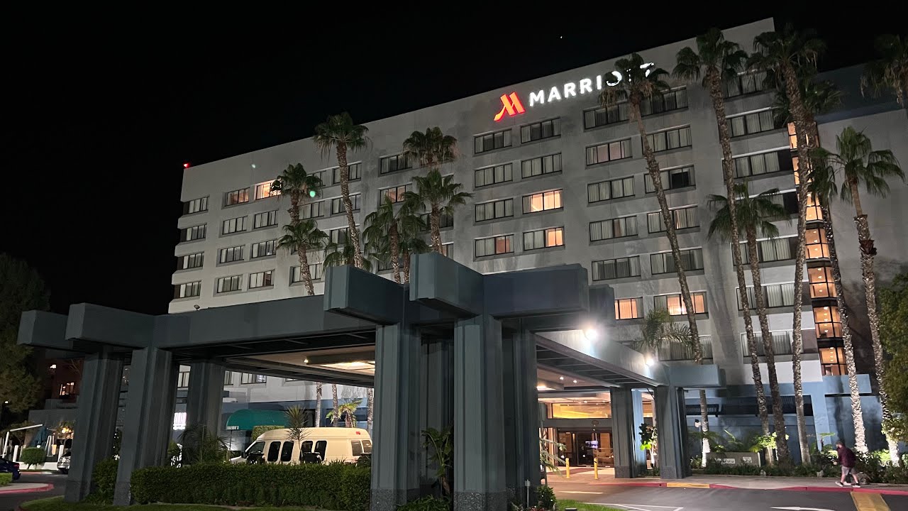 Marriott Long Beach - Room 623 - One King Bed - Breakfast Buffet