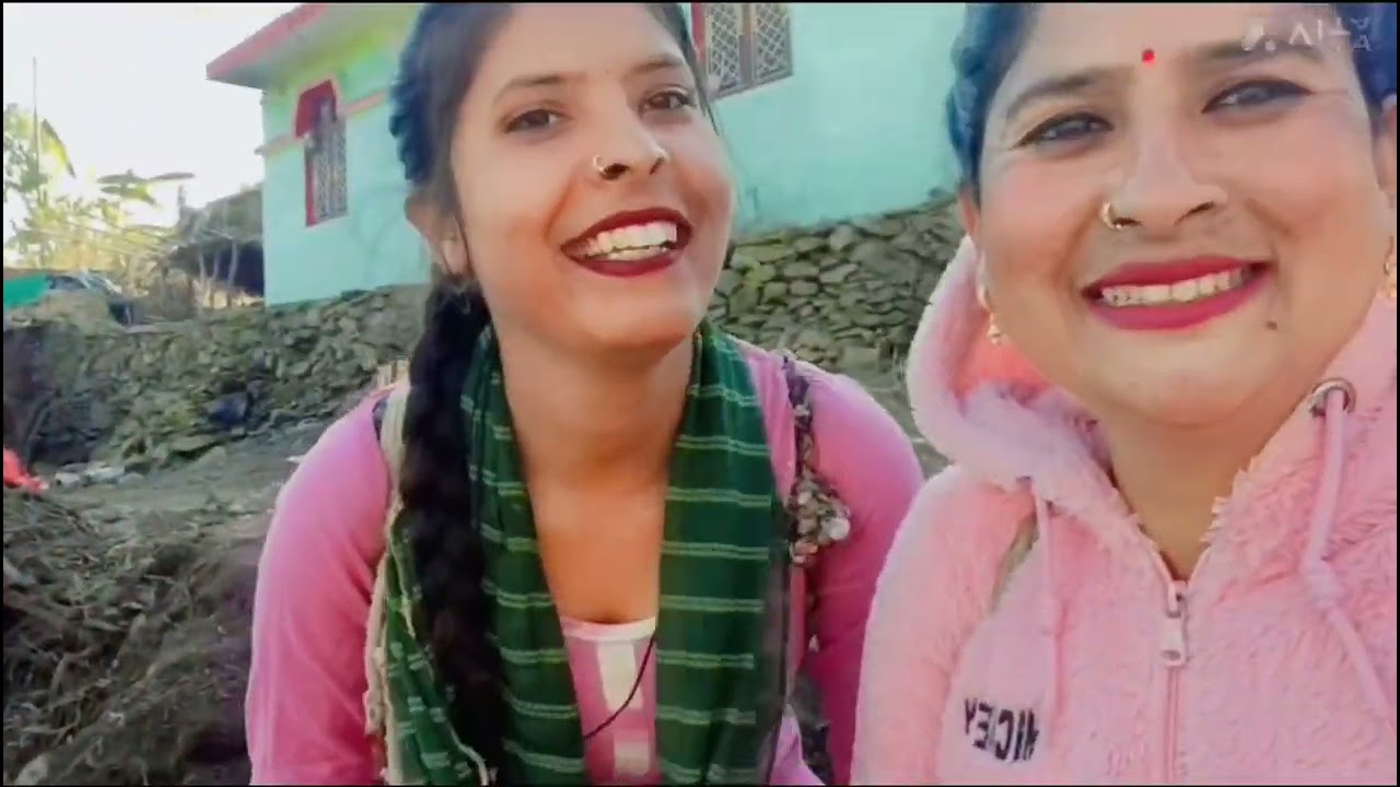 🙏🙏दोस्तों हमारे पहाड़ मे गोबर इस तरह से डालते है हम पहाड़ी लोग