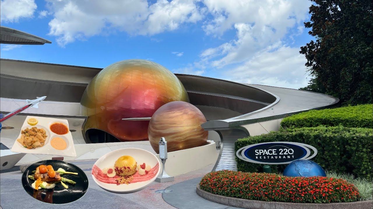 Dinner in Outer Space?!? - Eating at Space 220 at Disney Worlds Epcot! - Food Hot Spot