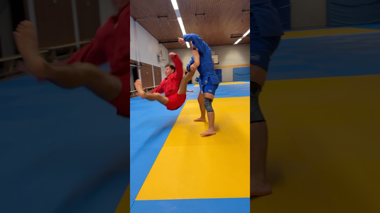 Top 5 deceptive combinations and throws in Sambo #oldjudo #sambo #kataguruma #kouchigari #jiujitsu