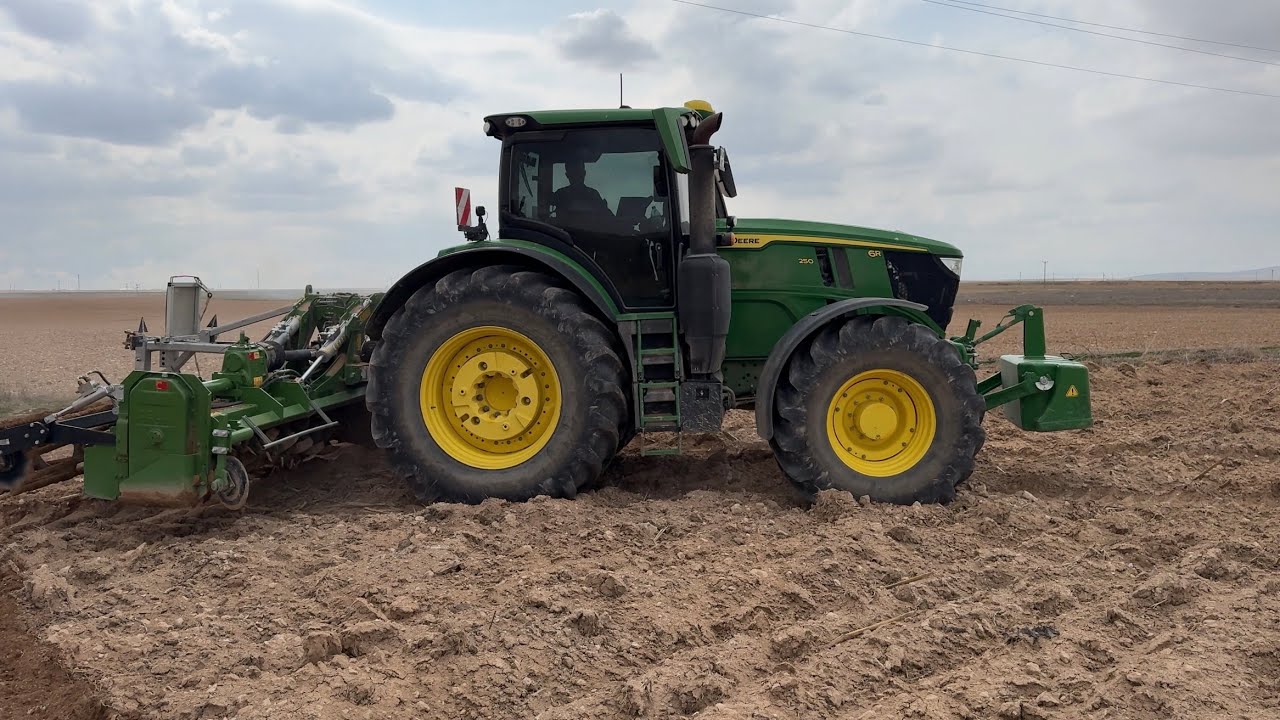 John Deere 6R-250