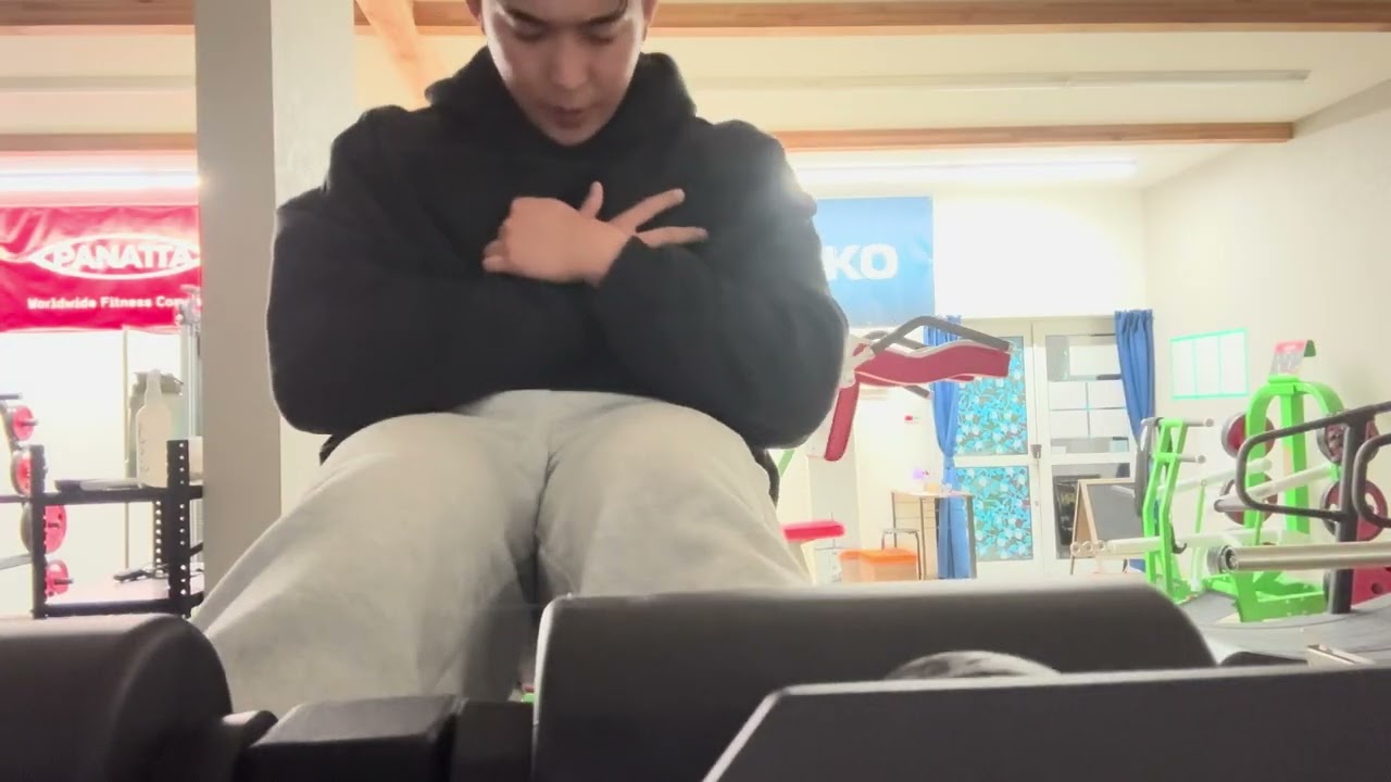 毎日腹筋100回！　筋トレといったらまずは腹筋でしょ！　29日目！！