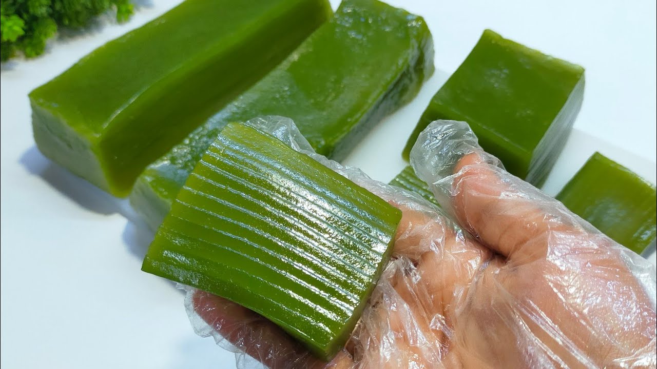 Punya POhon Pandan Dirumah ?? Buat Kue Ini Saja Enak Mudah Dan Anti Gagal