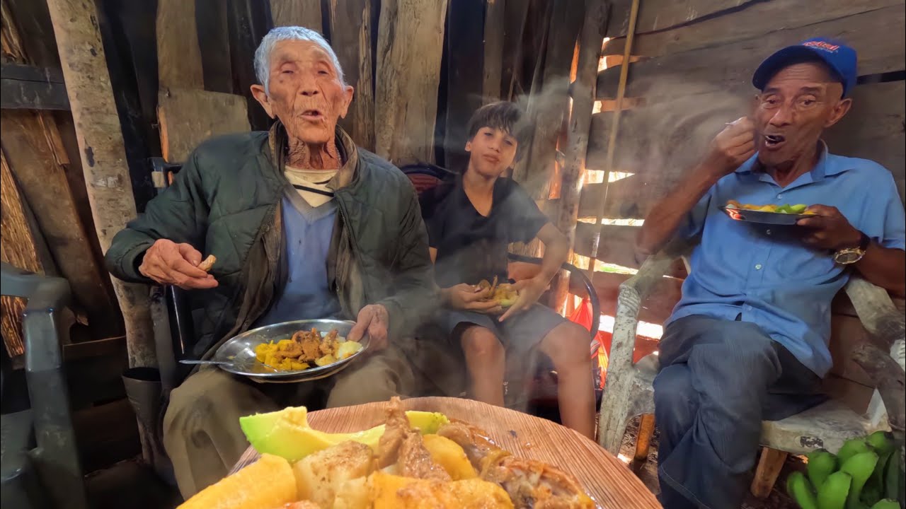 Se enojó el viejo Lolo no quiere bañarse y su reaccion al ver a chiche su hermano