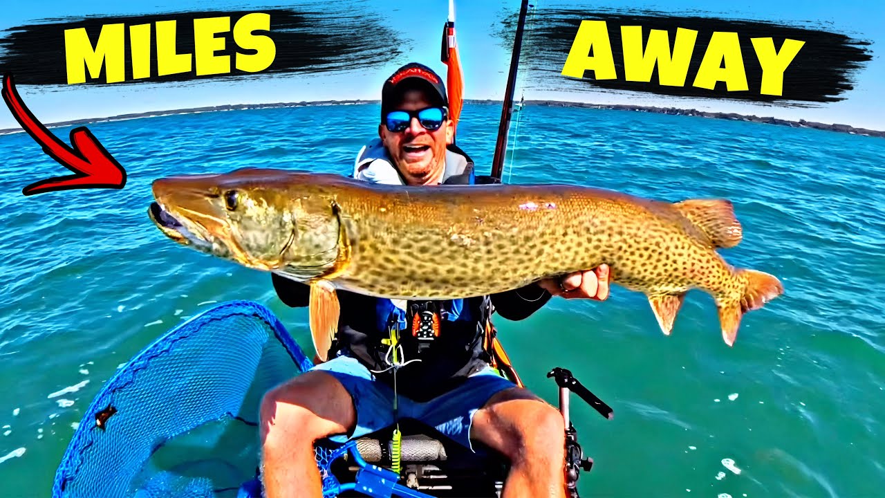 Catching GIANT MUSKY on Lake St. Clair MILES Off-Shore