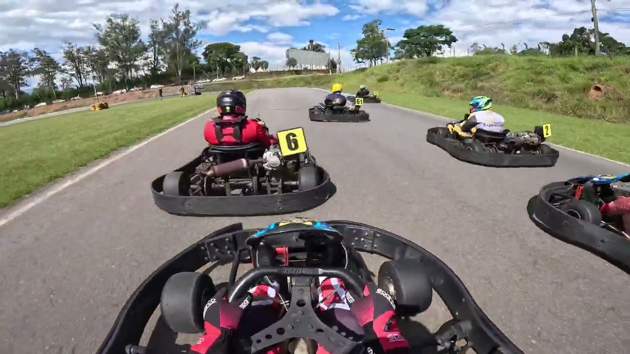 Disputa insana na primeira do ano! P3 → P2 | Copa Verão de Kart