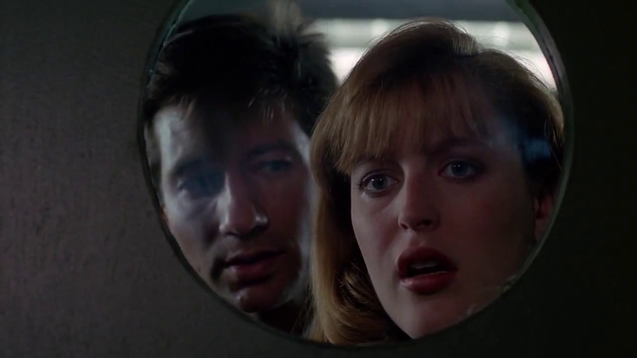 Mulder & Scully meet The Host (2x02)