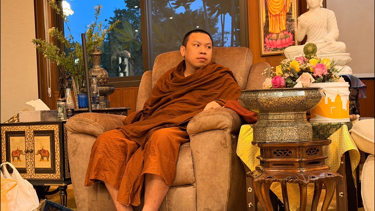 ครูบาฉ่าย คัมภีรปัญโญ กำลังถ่ายทอดสด!