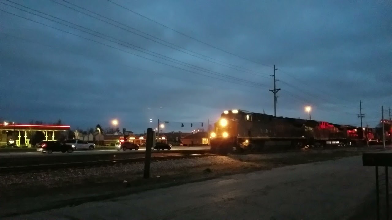 Quick Catch: CSX Q574 with Ex Santa Fe Warbonnet SD75M's PRLX Lease Units