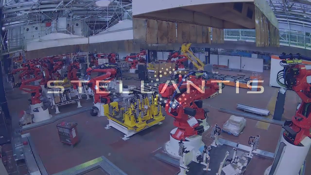 FCA Poland Tychy. Kr&oacute;tki timelapse z postęp&oacute;w prac na spawalni związanych z nową inwestycją.