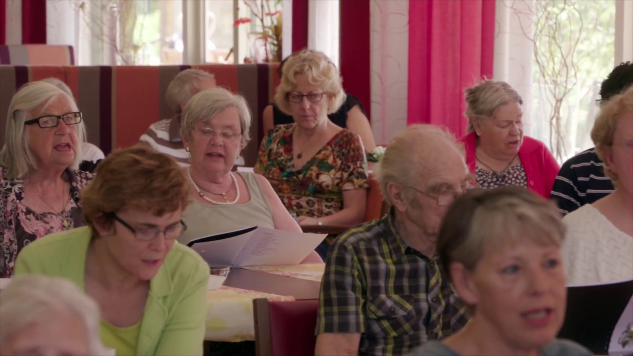 Interzorg Geheugenkoor - Videoverslag synchroon zingen geheugenkoren Interzorg