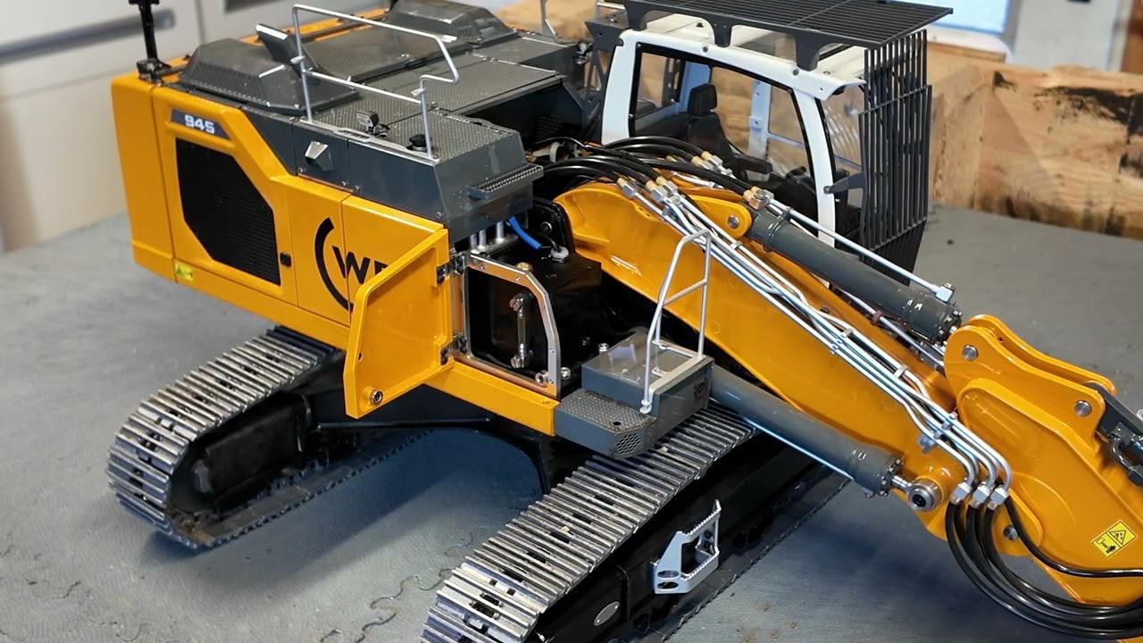 Hydraulikölwechsel am LESU RC Bagger Liebherr 945