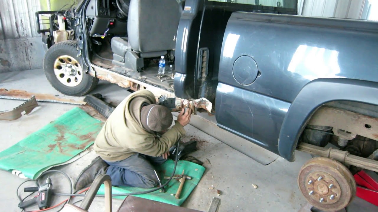2005 CHEV PICKUP 4 DR. ROCKERS, CAB CRENNERS