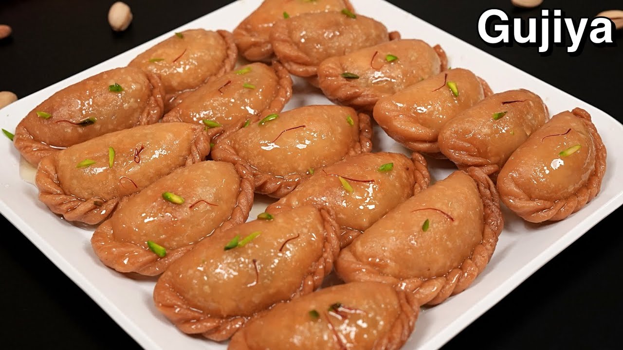 Sooji Gujiya Without Mawa - Semolina Half Moon Shaped Sweet Puffs | Easy Indian Sweet