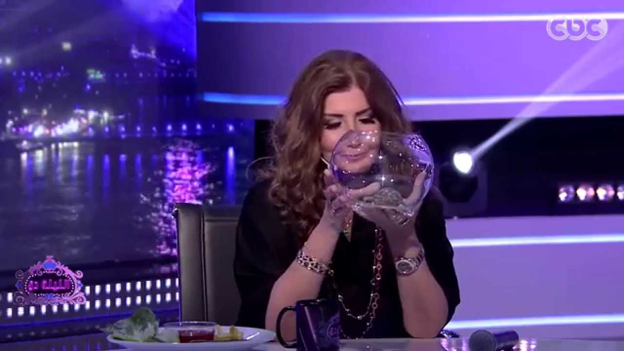 #الليلة_دي | ميرفت أمين تطعم سلحفاة علي الهواء