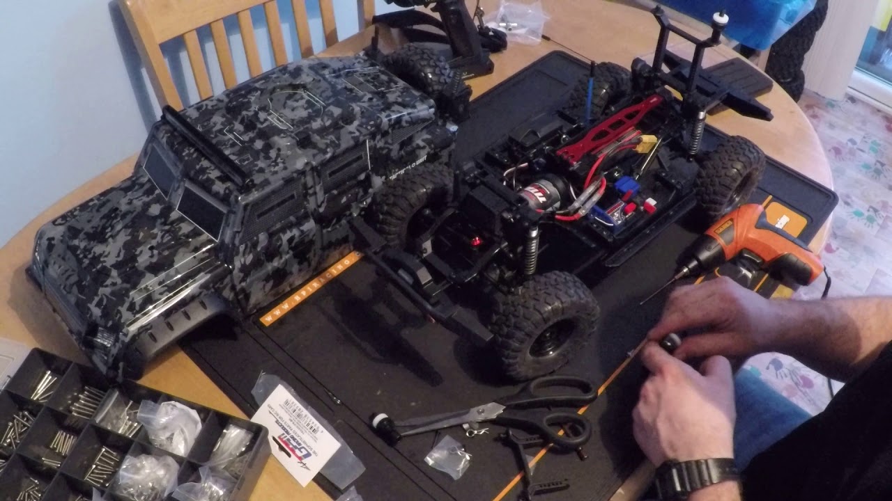 Traxxas TRX-4 Tactical Unit magnetic body mount install