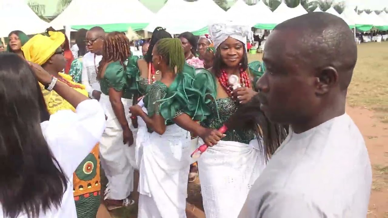 A musical Showdown! Sis Nkechi  at the reception of late madam Ego-Oyibo Ademi (samtex Video)