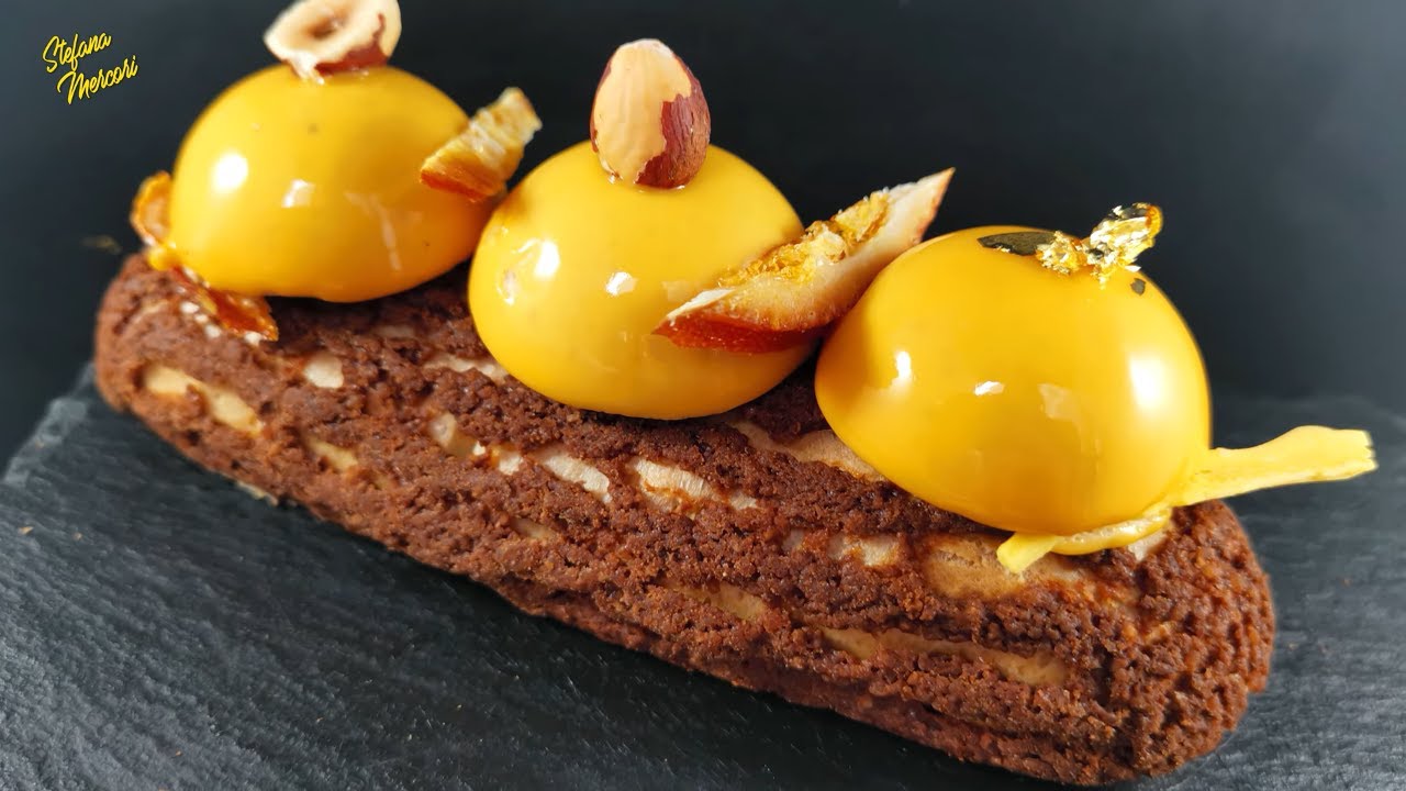 Eclair cu Cremă de Carrot Cake, Mousse de Iaurt Glazurat și Jeleu de Morcovi