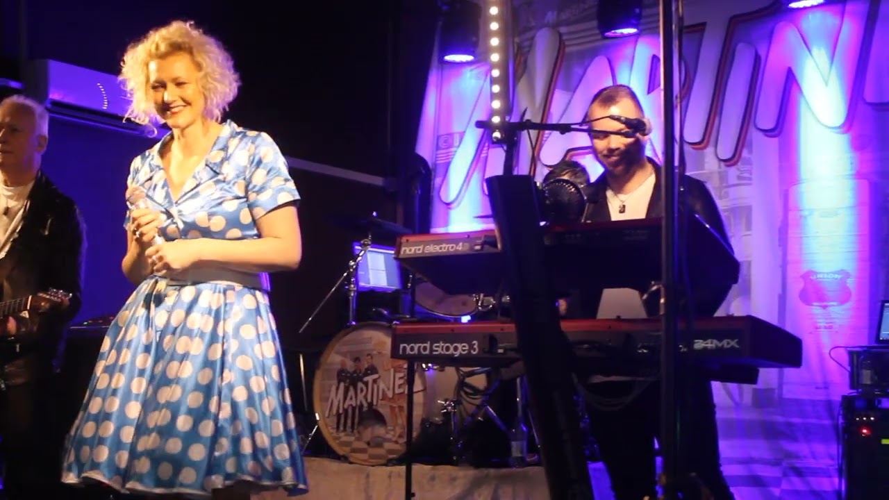 Martinez Ännu dofta kärlek Lilla Folkparksdansen (Mickez.se)