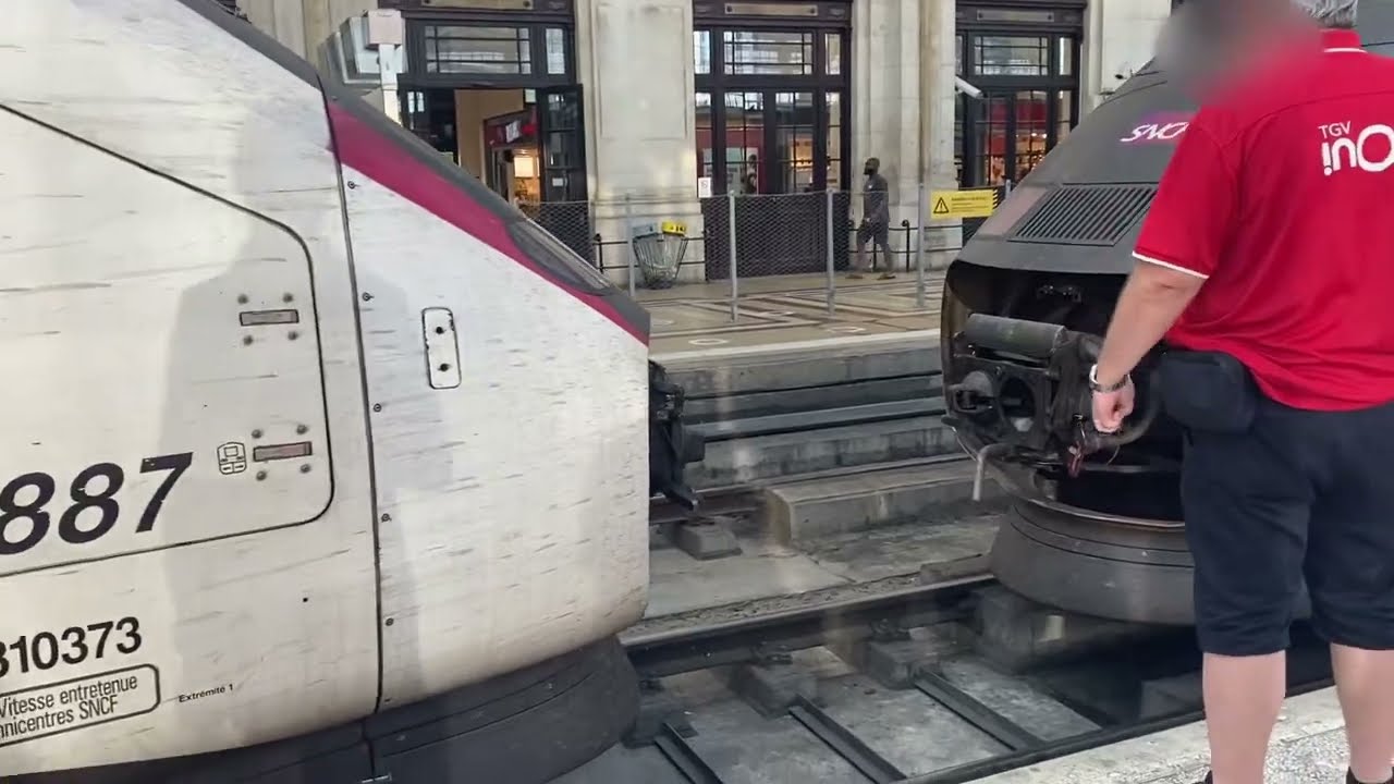 Gare de Bordeaux Saint-Jean - Attelage entre TGV Euroduplex pour Paris Montparnasse