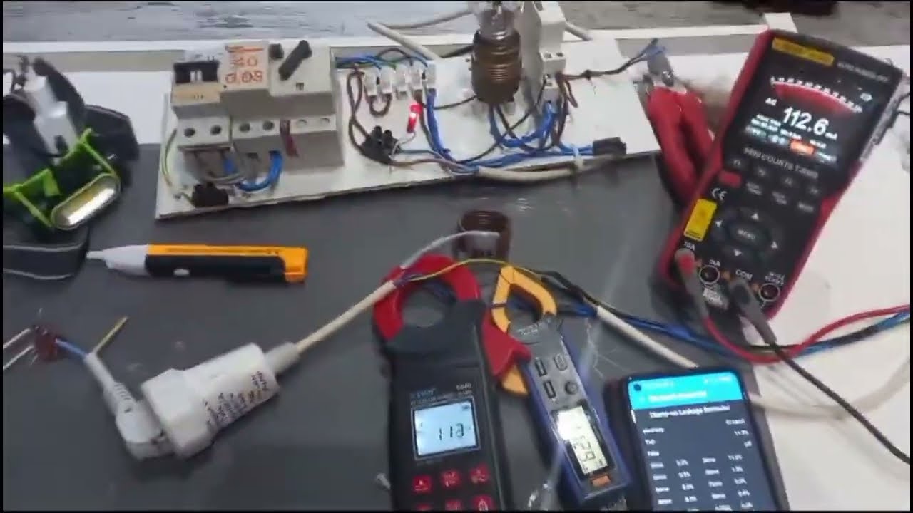 HIOKI CM4001  vs  ETCR 6640